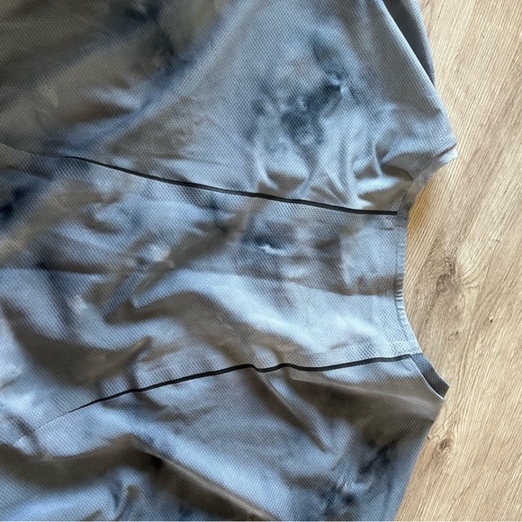 Lululemon tye-die relaxed fit tee shirt - Picture 4 of 4